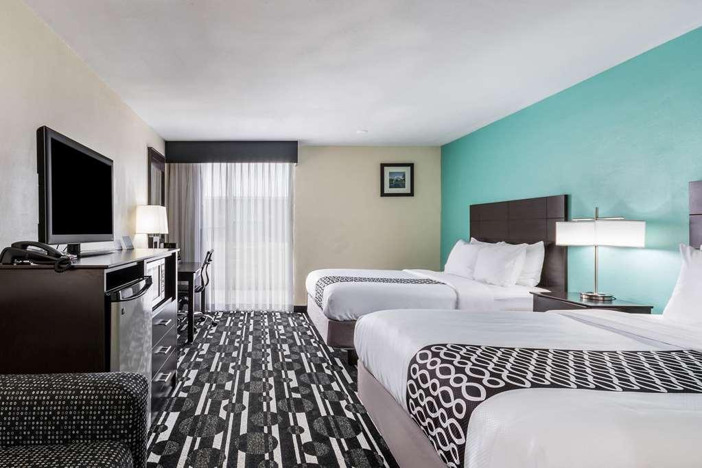 Baymont By Wyndham Oklahoma City Bricktown Room photo